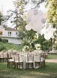 Décoration exterieur mariage blanc et argent 